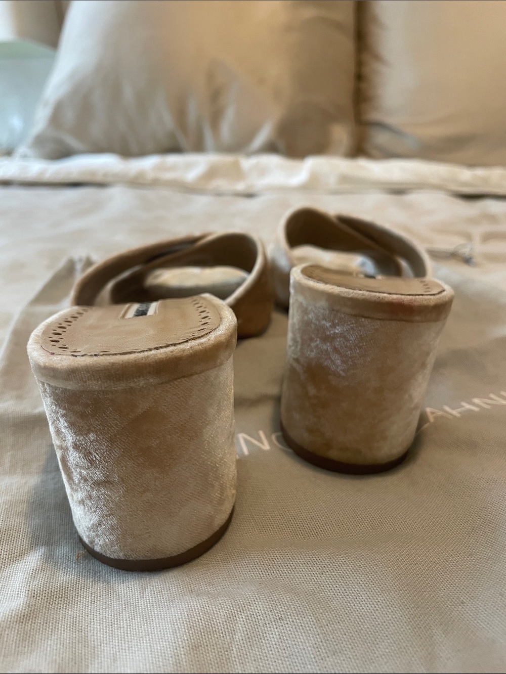 Manolo Blahnik Beige Velvet Crisscross Mules - Picture 5 of 5